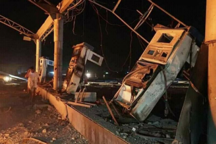 Foto yang menunjukkan kondisi pom bensin di kawasan al-Warqi, provinsi Hajja, Yaman, Senin (23/4/2018) malam.