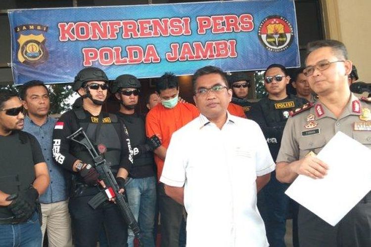 Kapolda Jambi, Irjen. Pol. Firman Shatyabudi pada saat konfrensi pers terkait investasi bodong, pada Kamis (5/3). (Tribun Jambi/Aryo)