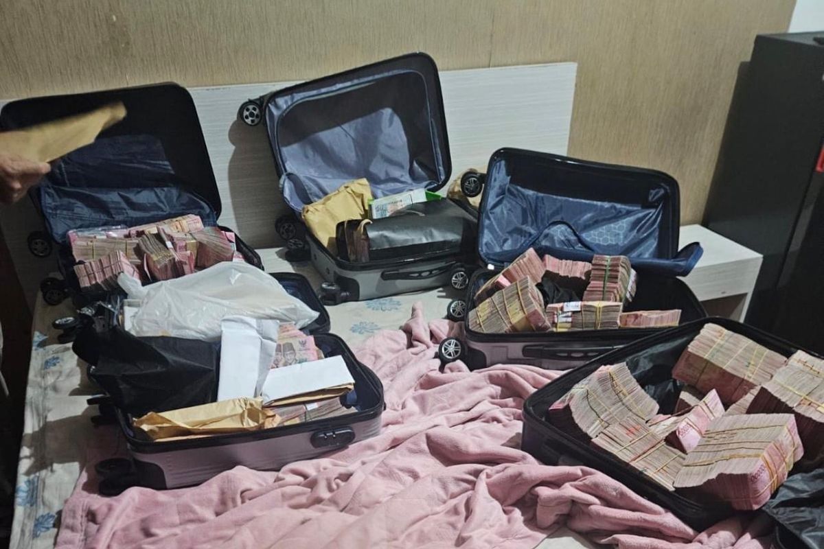 Koper Isi Rp 5 Miliar Jadi Bukti KPK Seret Pejabat Bea Cukai ke Tahanan
