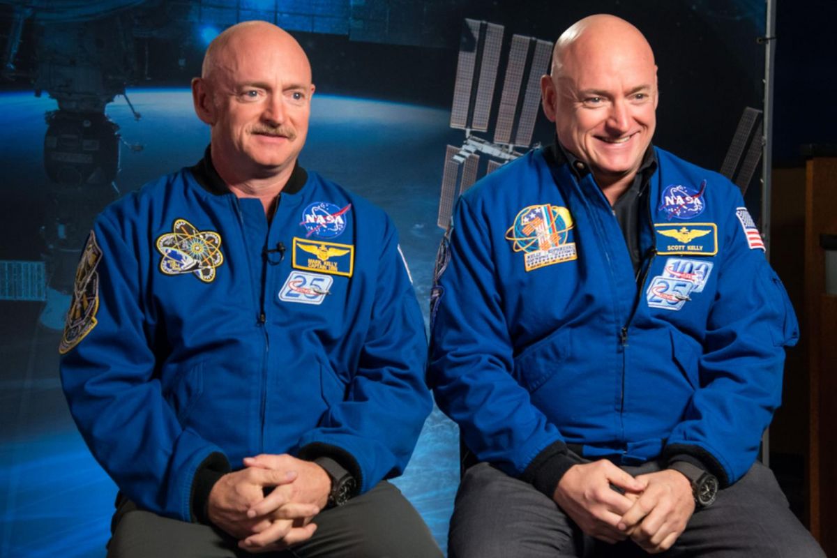 Astronot kembar NASA, Mark Kelly (Kiri) dan Scott Kelly (Kanan)
