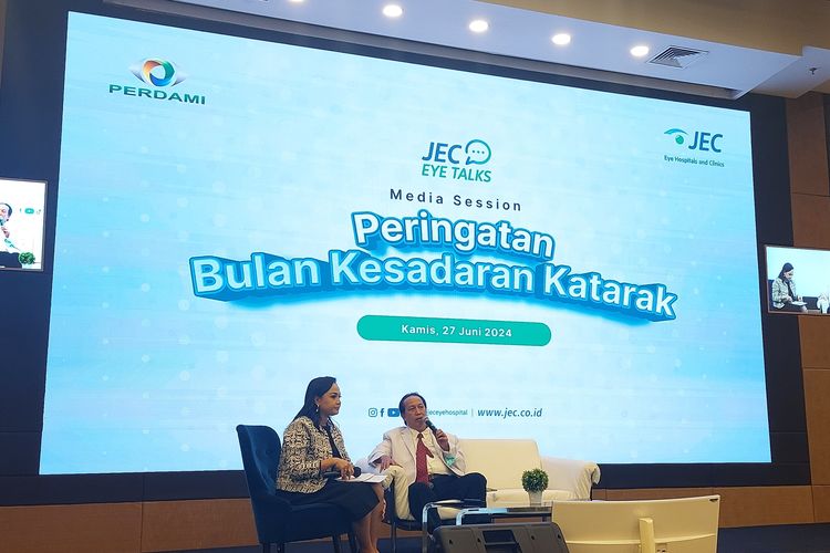 Agenda pemaparan JEC Eye Talks dalam rangka memperingati Bulan Kesadaran Katarak yang digelar di RS Mata JEC Kedoya, Jakarta, Kamis (27/6/2024). 