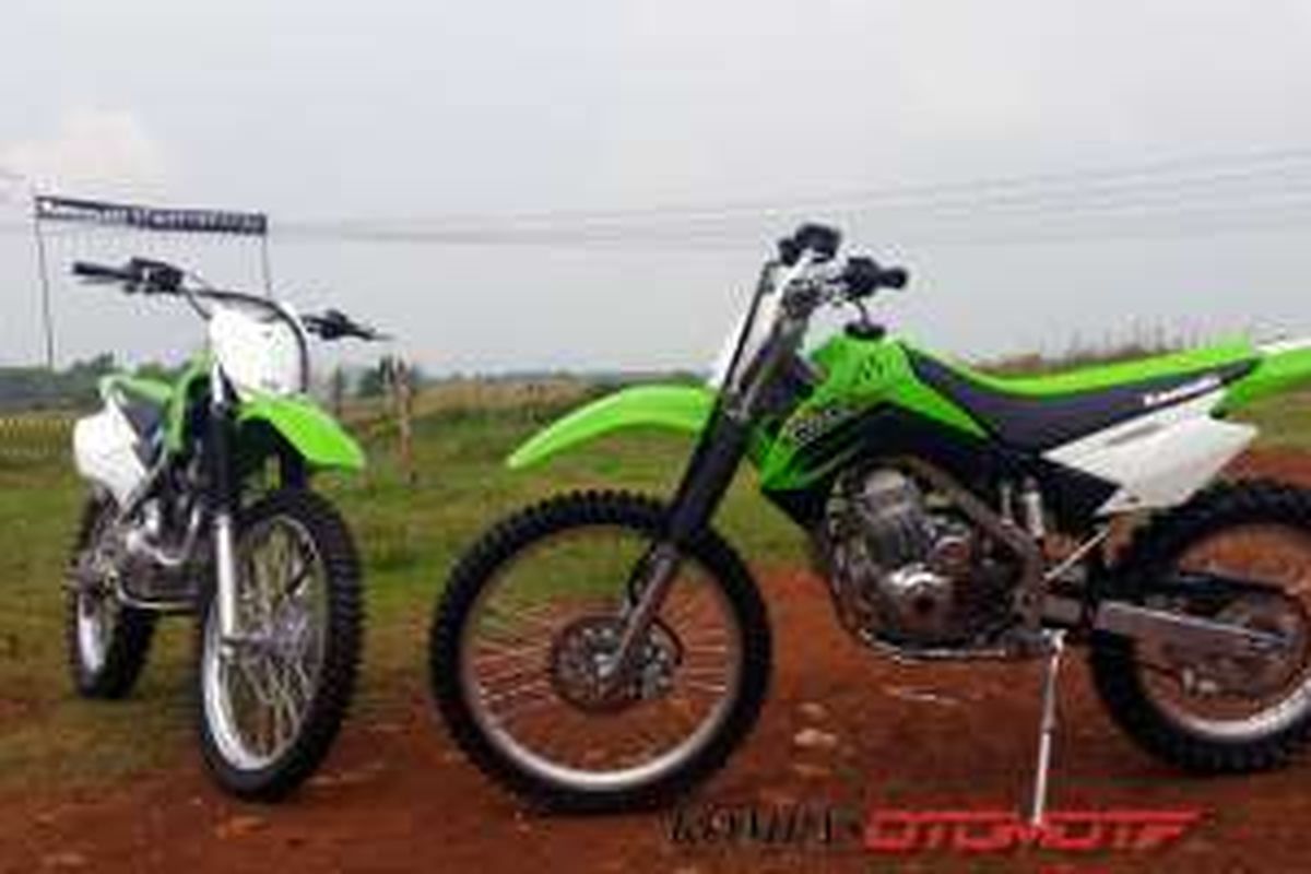 Kawasaki KLX dijual tanpa bisa dibuatkan STNK seharga Rp 35,9 juta.