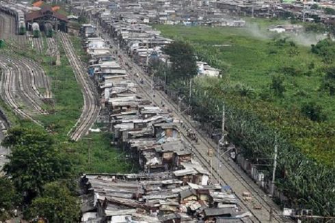 PT KAI: Yang Ditertibkan di Bantaran Rel Kampung Bandan Bangunan Liar