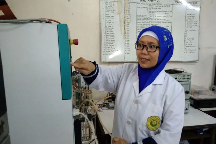 Ketua Kelompok Riset Pangan ASUH Unej yang juga Pengurus Pusat Perhimpunan Ahli Teknologi Pangan Indonesia Dr Nurhayati. 