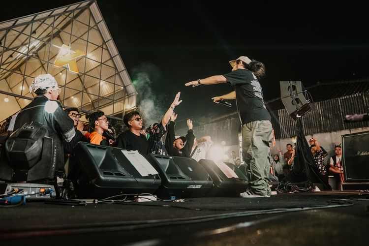 Berpestapora Tour tidak hanya menjadi ruang tampil, tetapi juga sarana belajar bagi para talenta baru. 