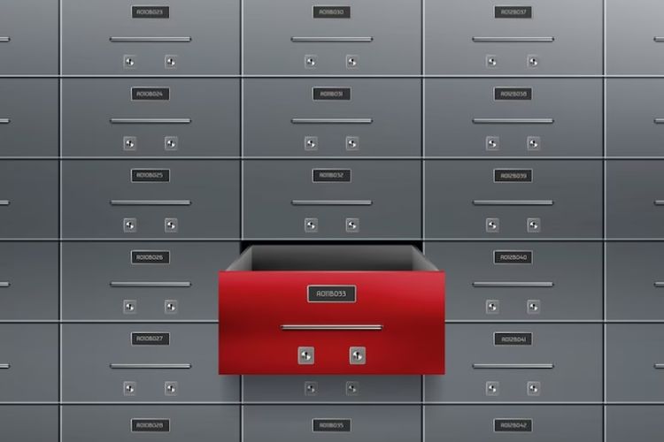Safe deposit box adalah jasa penyewaan kotak penyimpanan harta atau surat-surat berharga yang dirancang secara khusus dari bahan baja. 