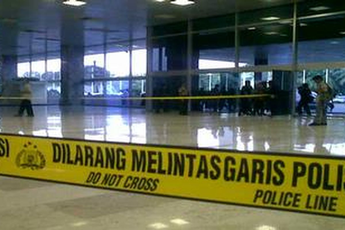 Garis Polisi Melintas di Sejumlah Sudut Gedung DPR