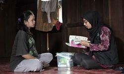 Kisah Ayu, Bidan Dompet Dhuafa yang Bantu Persalinan Saat Karhutla 