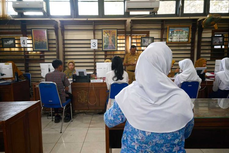 Daftar Ulang Siswa SPMB Jateng Dimulai, Komponen Nilai TKA Dinilai Tingkatkan Kualitas Seleksi di SMAN 1 Semarang