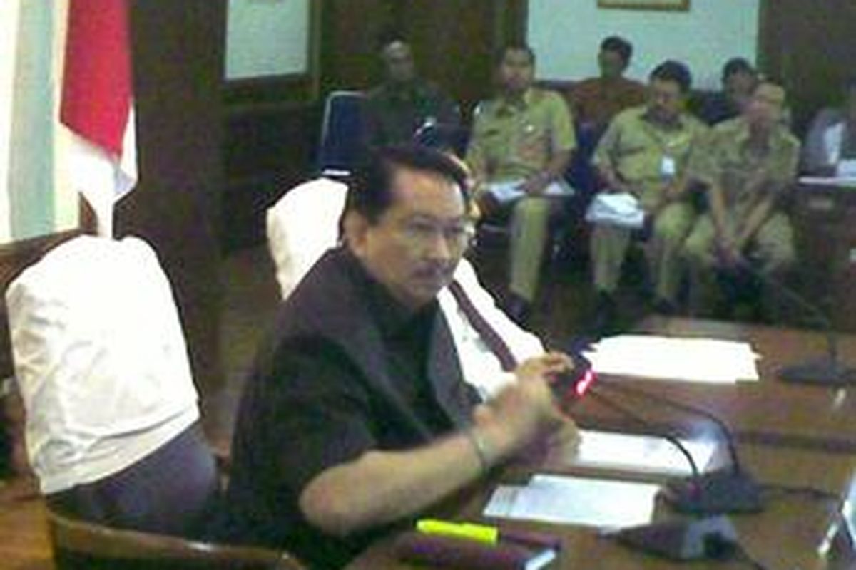 Menteri Pendayagunaan Aparatur Negara Taufiq Effendi memberikan sambutan pembuka di acara RPP Pedoman Umum Pengaturan Tatalaksana Perizinan dan Non Perizinan di Kantor KEMENEGPAN, Jakarta, Rabu (2/9).