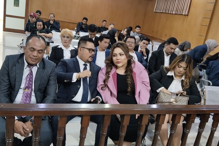 Kuasa Hukum Lisa Mariana Khawatir Terdampak Pesta Juara Persib, Jadwal Sidang Ulang Berubah