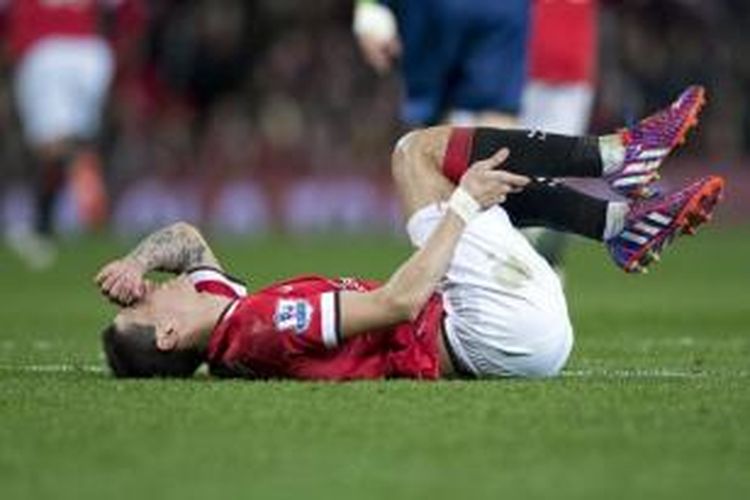 Gelandang Manchester United, Angel di Maria mengalami cedera pada perempat final Piala FA, Maret 2015.