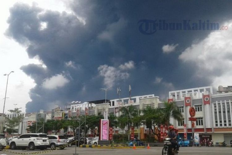 Api dan Asap Membumbung di Balikpapan, Wali Kota Imbau Warga Tak Panik