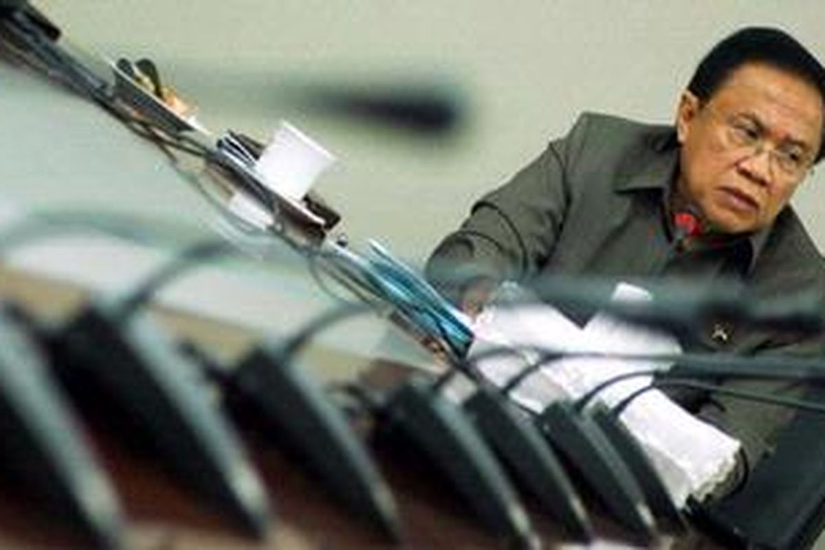 Sekretaris Kabinet Dipo Alam menyatakan, dirinya tidak pernah berniat memboikot media, namun hanya mengkritik pemberitaan sejumlah media. 