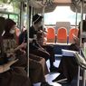 Usai Belajar Tatap Muka, Sejumlah Siswa SMKN 15 Jakarta Pilih Pulang Naik Bus Sekolah