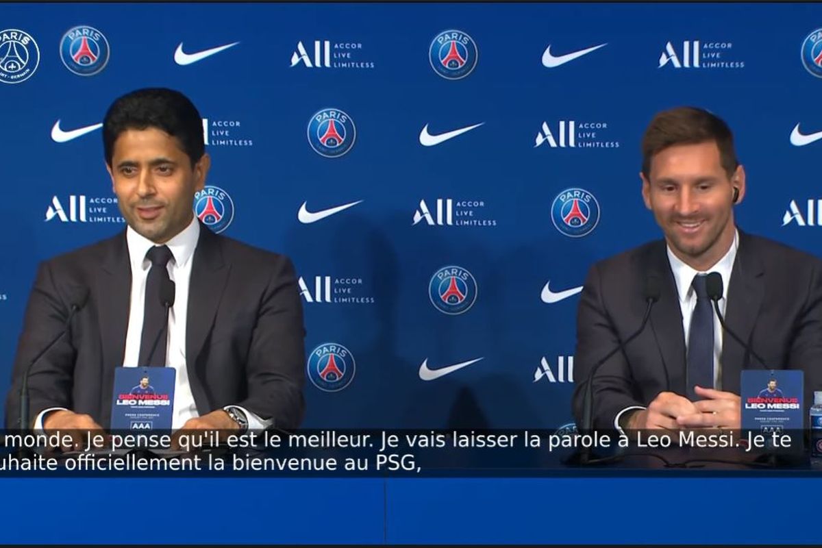 Presiden PSG Nasser Al-Khelaifi dan pembelian terbaru PSG Lionel Messi berbicara kepada media pada Rabu (11/8/2021) sore WIB.