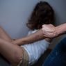 Seorang Pria Pukuli Istrinya Setelah Tepergok Berhubungan Seks Saat 