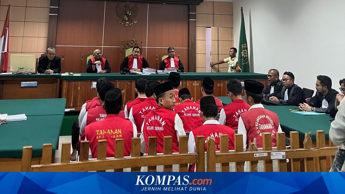 12 Mahasiswa Peserta Demo Agustus di Serang Dituntut Penjara, Hakim: Fokus Saja Kuliah yang Benar