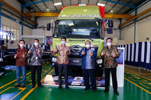 Hino Luncurkan FLX260JW dan R 260 Air Suspension