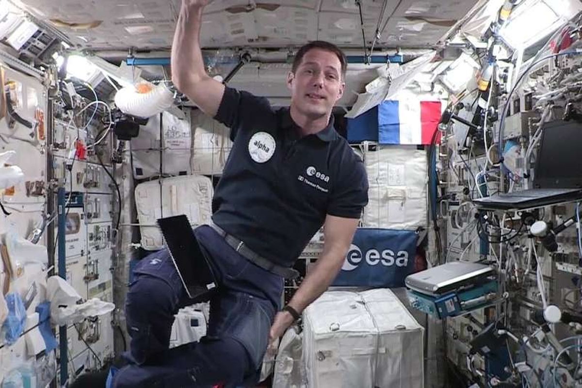 Astronot Thomas Pesquet bersama tiga rekannya meninggalkan stasiun luar angkasa Internasional (ISS) pada Senin dini hari, pukul 1:05 WIB. Tim yang masuk Crew-2 ini menghabiskan lebih dari 6 bulan di ISS.