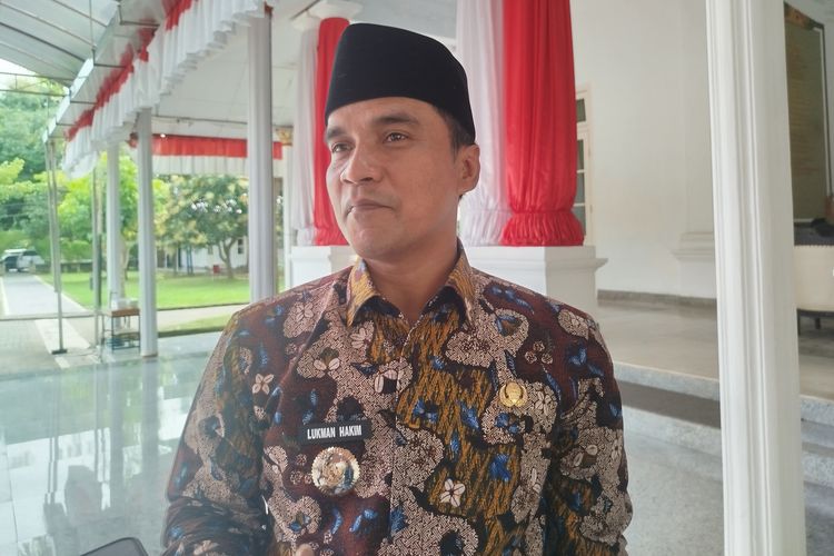 Bupati Bangkalan, Lukman Hakim saat diwawancarai Kompas.com, Rabu (2/7/2025). 