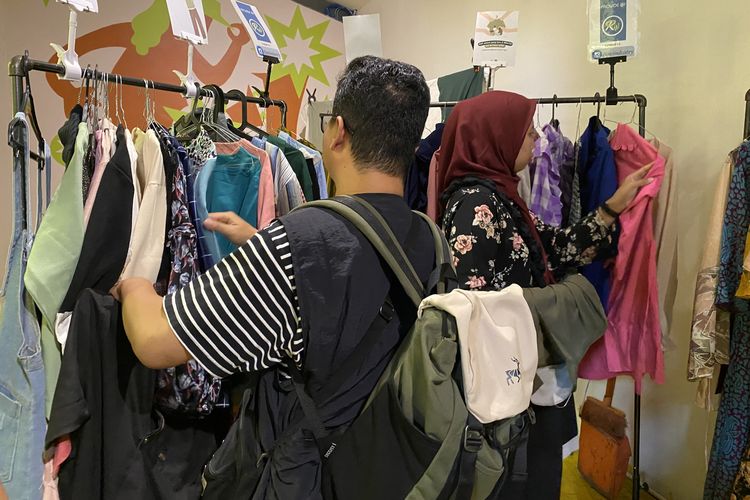 Tips Memilih Pakaian Preloved, Perhatikan Kualitasnya