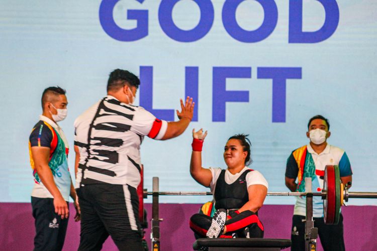 Atlet para angkat berat Indonesia, Shebrioni, berhasil memecahkan rekor angkatan untuk kelas -67 Kg pada ajang ASEAN Para Games 2022 di Solo Paragon Hotel, Kamis (4/8/2022) sore WIB. Dia juga meraih medali emas.