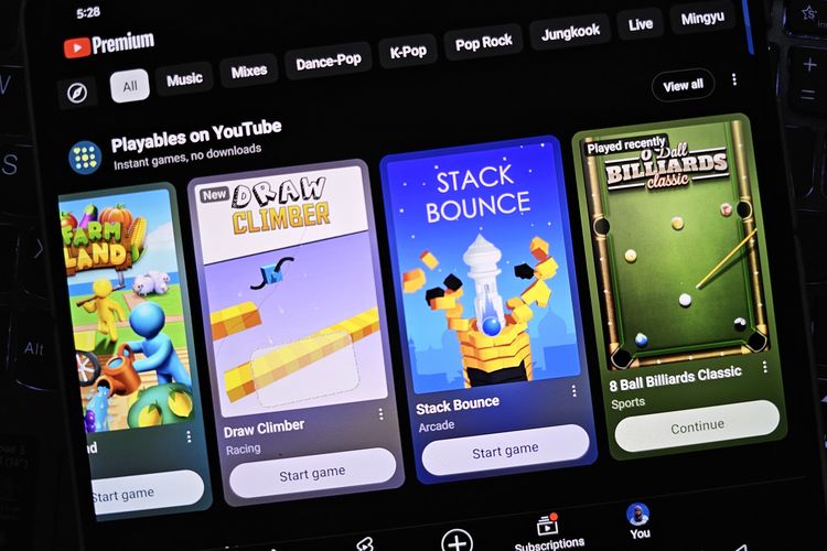 YouTube Playables merupakan fitur eksperimental yang bisa dinikmati pengguna YouTube Premium hingga 28 Maret 2024. YouTube Playables berisi 40 game yang bisa dimainkan langsung dan gratis di situs/aplikasi YouTube.