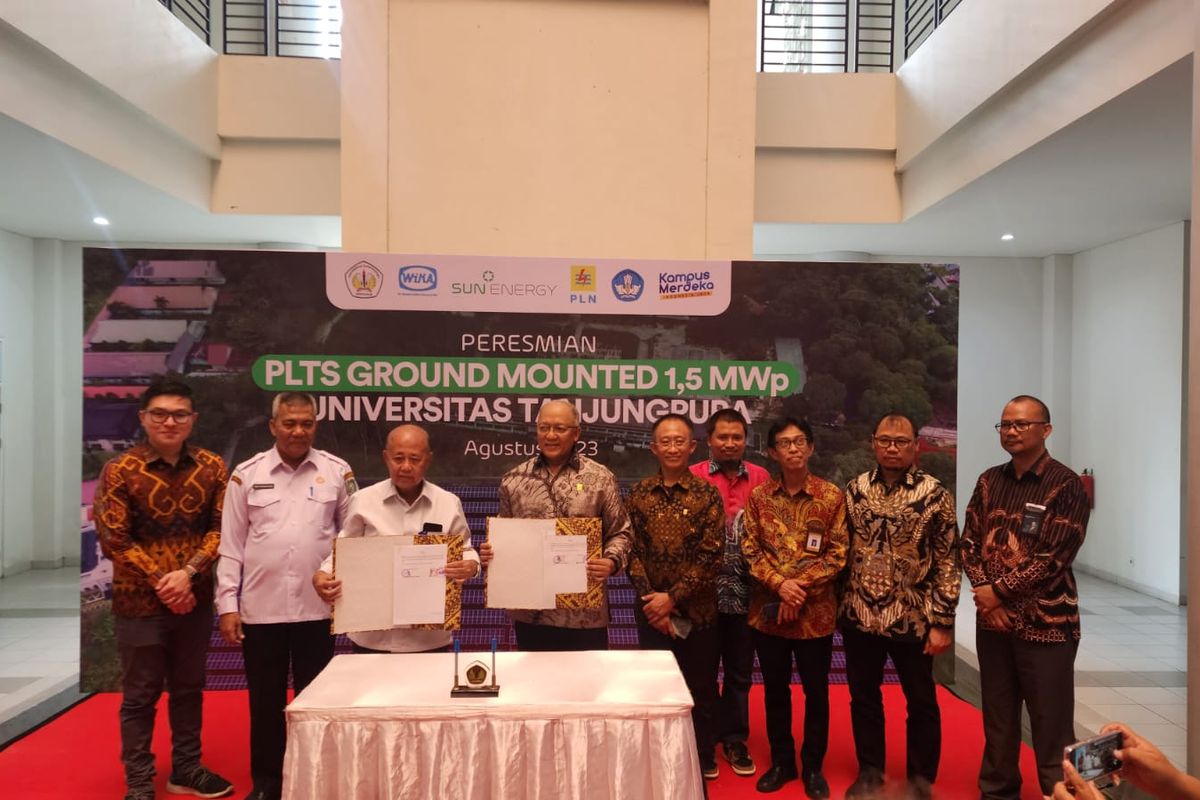 Universitas Tanjungpura, SUN Energy, dan WIKA Energy meresmikan proyek PLTS sebesar 1,5 MWp pada Rabu, 30 Agustus 2023.