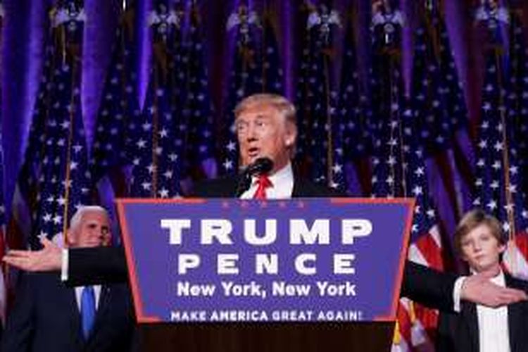 Presiden terpilih AS Donald Trump menyampaikan pidato kemenangannya di hadapan pendukungnya di New York, Rabu (9/11/2016). 