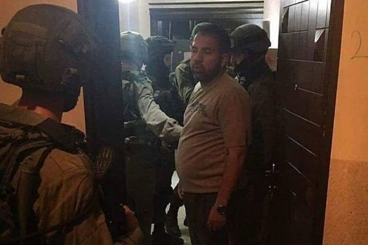 Tentara Pertahanan Israel (IDF) melakukan penggerebekan ke stasiun televisi Al-Quds di Tepi Barat yang diduga terlibat kelompok Hamas, Senin (30/7/2018).