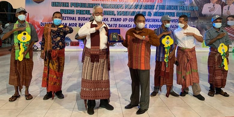 Kemendesa PDTT melalui Ditjen PPKT memberikan bantuan satuan permukiman Kapitan Meo di kawasan transmigrasi Kobalima Timur, Kabupaten Malaka, Provinsi Nusa Tenggara Timur (NTT), Minggu (24/4/2022). 