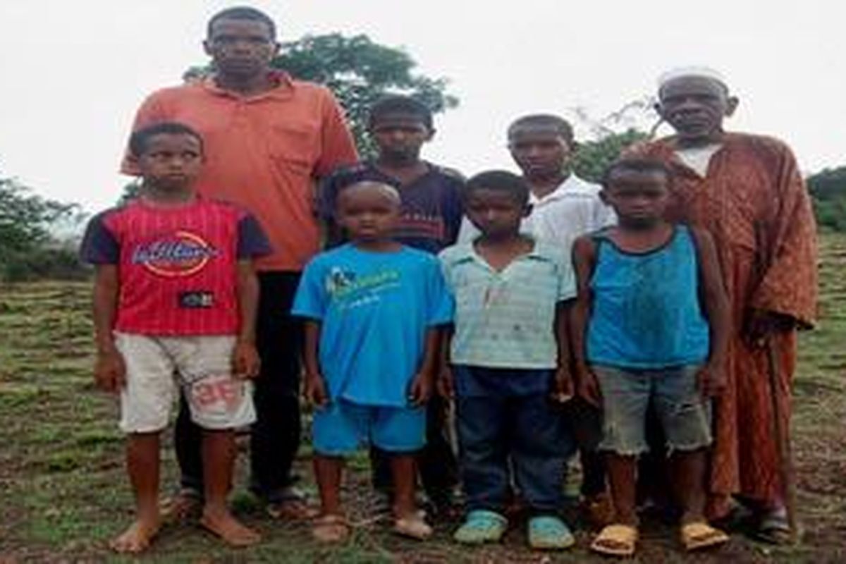 Keluarga korban kekerasan seksual Dominique Strauss-Kahn di Desa Tchiakoulle, Guinea, Afrika Barat.