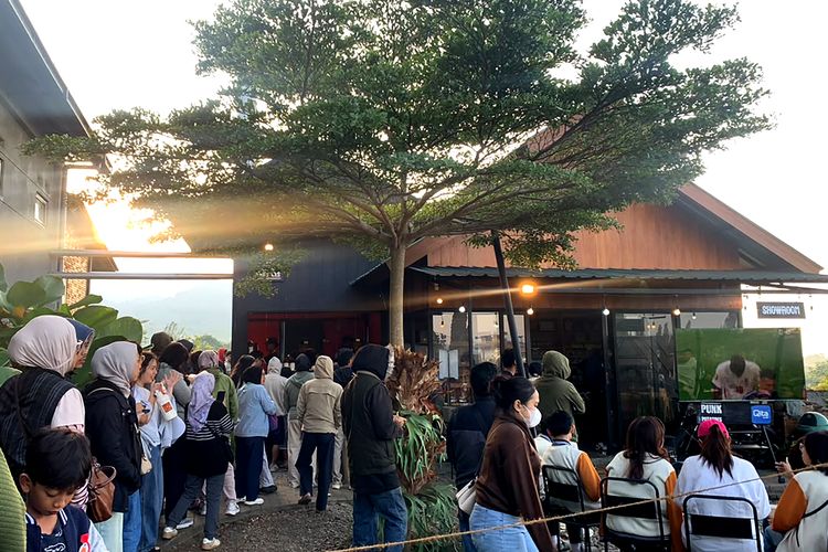 Berburu Sunrise Sambil Menikmati Kentang, Sarapan Hits di Kota Batu