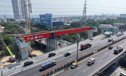 WIKAIKON Ganti Metode Erection, Pasang Girder 552 Ton di Titik Tersibuk Jakarta Utara