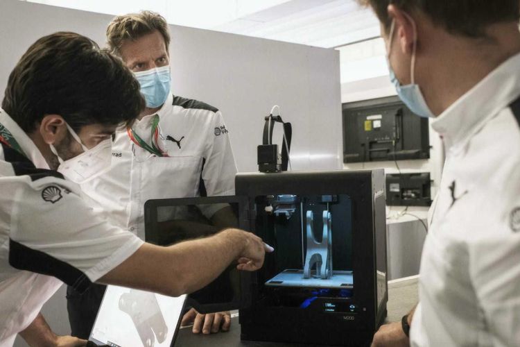 BMW Motorrad gunakan teknologi 3D printing untuk kembangkan motor balap