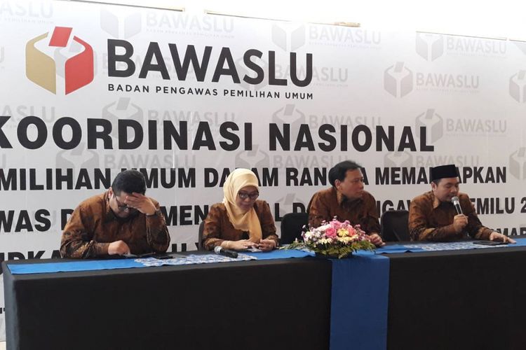 Konferensi Pers Bawaslu dalam Rapat Koordinasi Nasional (Rakornas) pengawasan Pemilu 2019 