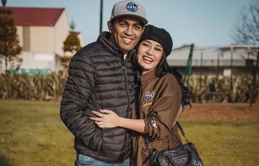 Penyanyi Glenn Fredly dan istrinya, Mutia Ayu.