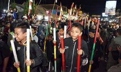 Purwakarta Lestarikan Permainan Tradisional Egrang