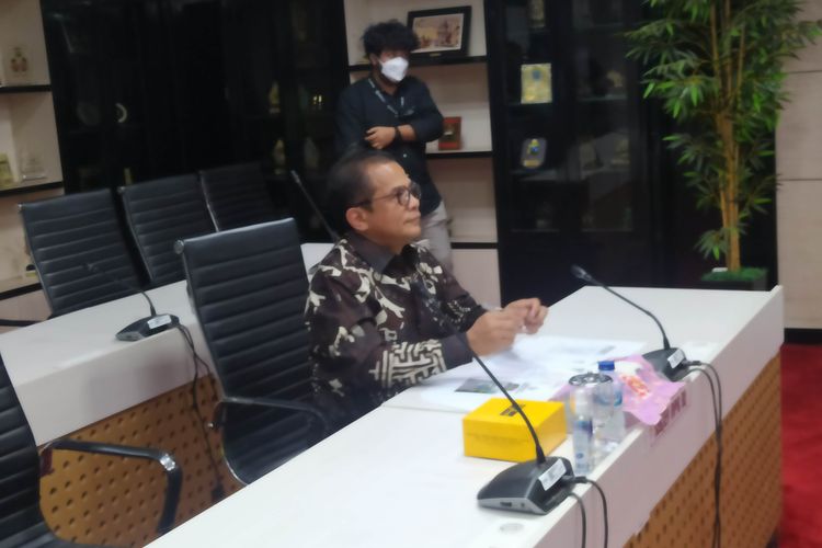 Sekjen DPR Indra Iskandar saat memenuhi panggilan MKD DPR RI, Senayan, Jakarta Pusat, Rabu (28/9/2022). 