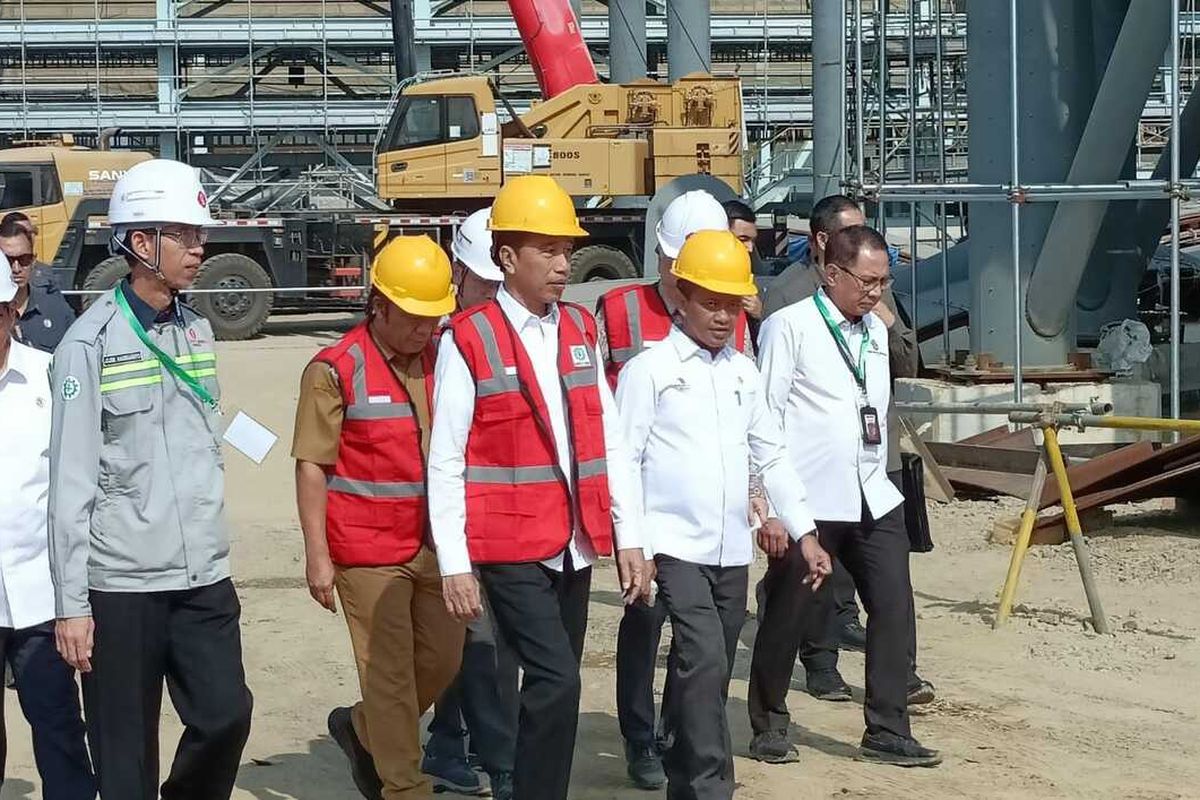 Presiden Joko Widodo mengutus Menteri Investasi Bahlil Lahadalia bertemu warga Pulau Rempang, Batam, Kepualauan Riau.