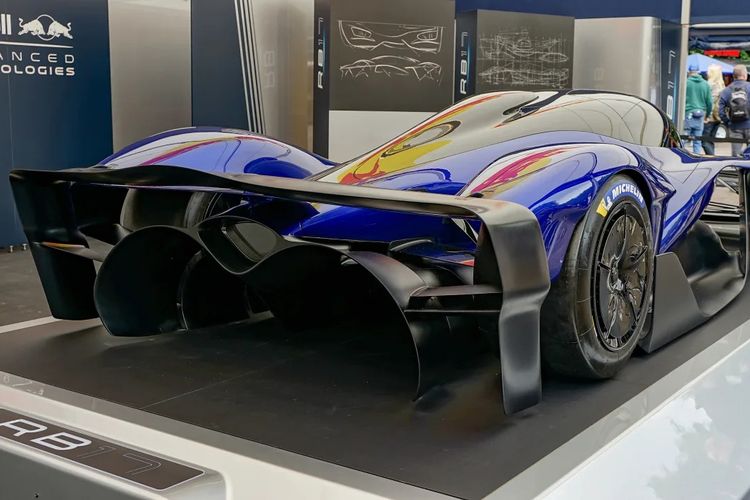 Mobil jenis hypercar Red Bull RB17