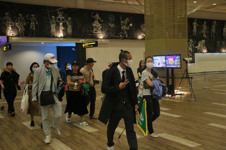 Suasana di bandara kelolaan Angkasa Pura (AP) I selama periode libur panjang Idul Adha 2023. 