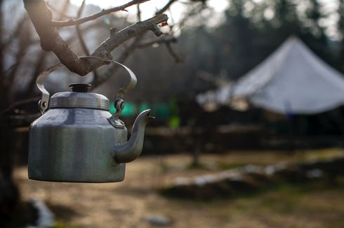 3 Cara Bersihkan Ketel dengan Mudah, Endapan Putihnya Hilang