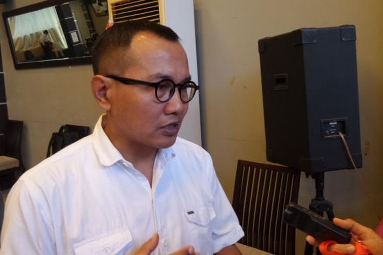 Head of Social Media Crisis Center Kantor Staf Presiden, Alois Wisnuhardana dalam diskusi di Menteng, Jakarta Pusat, Sabtu (25/2/2017)