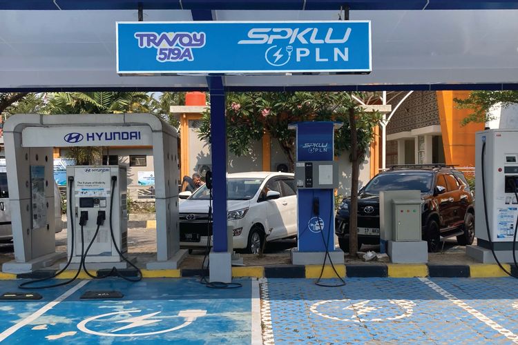 PT JMRB juga telah melakukan pergantian tipe socket charging di SPKLU dari AC Charging ke Fast charging, sehingga pengendara hanya memerlukan waktu 15-30 menit dalam mengisi kendaraan listriknya