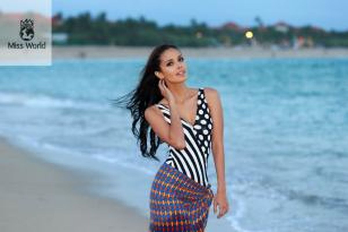 Megan Young terpilih sebagai The Best Beach Fashion