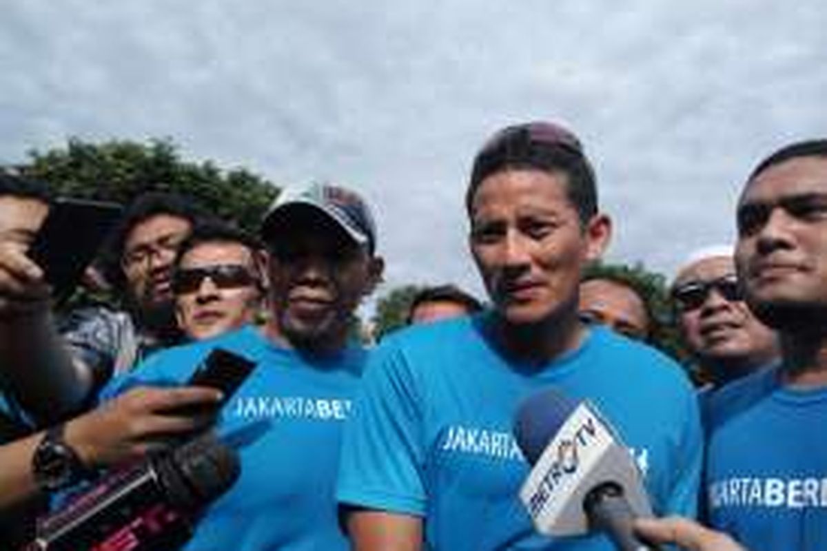 Bakal calon wakil gubernur DKI Jakarta, Sandiaga Uno seusai acara lari pagi di Lapangan Banteng, Jakarta Pusat pada Minggu (2/10/2016).