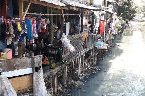 Ribuan Warga Permukiman Padat di Jakarta Buang Limbah Cucian hingga Tinja ke Saluran Air