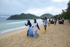 Pelindo Kumpulkan Ratusan Kilogram Sampah di Pantai Lampuuk Aceh Besar